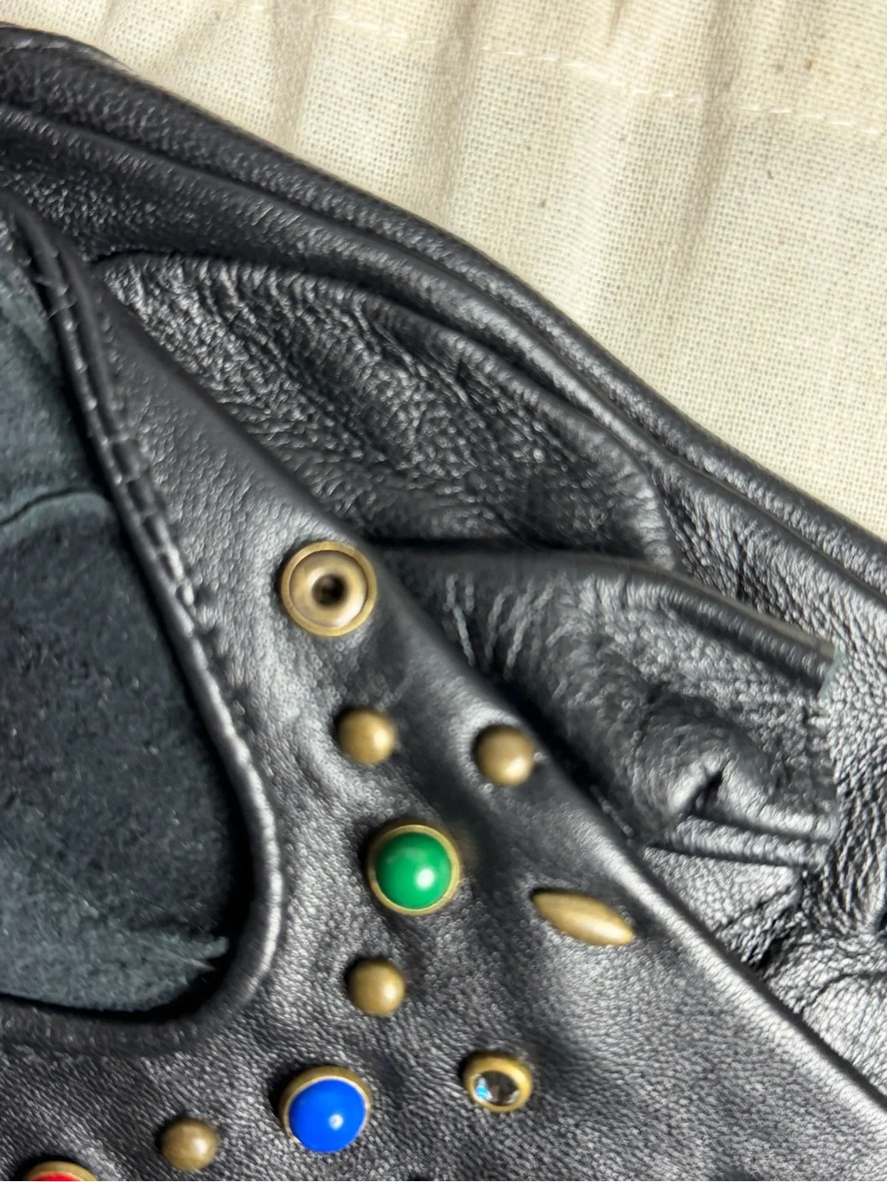 NWT Zara Woman Accessories SHORT 100% LEATHER MITTENS WITH STUDS & STONES *READ